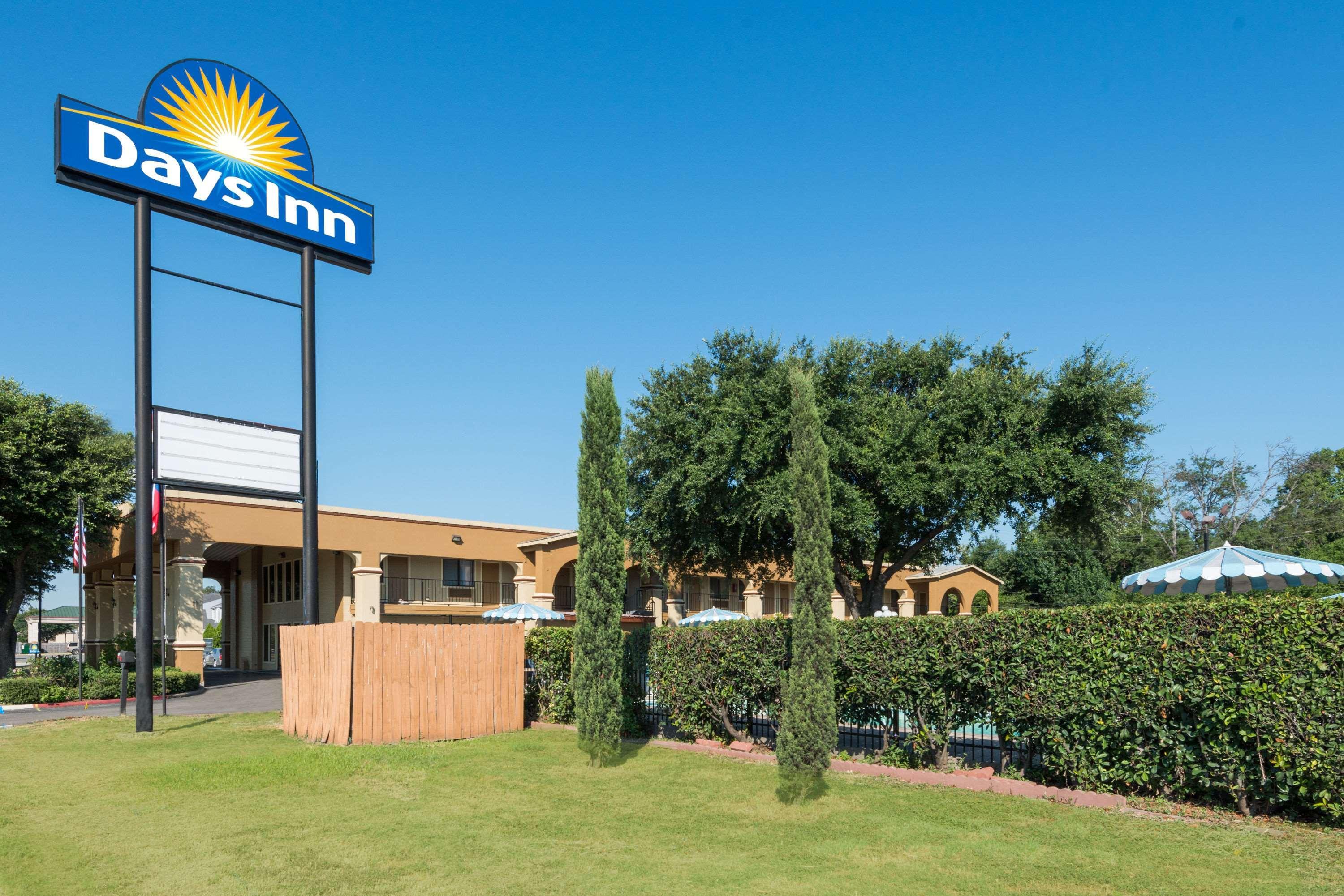 Days Inn By Wyndham San Marcos Exterior foto